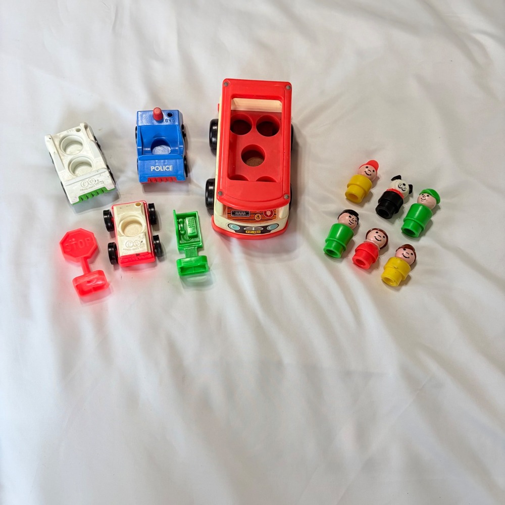 Vintage Fisher Price Little People Mini Van Police Car Figures Lot 1969 1970s